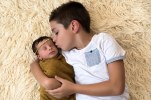 newborn bambini fotografo livorno neonati fratelli fratello maggiore